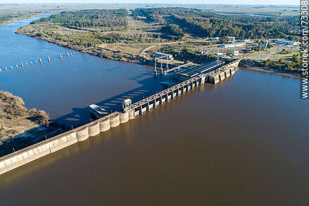 Rincón del Bonete Hydroelectric Dam - Tacuarembo - URUGUAY. Photo #73308