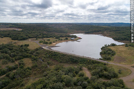 Vista aérea del lago del Parque Gran Bretaña - Departamento de Rivera - URUGUAY. Foto No. 73598