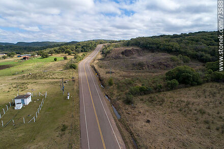 Vista aérea de la Av. Presidente Giró en el Parque Gran Bretaña - Departamento de Rivera - URUGUAY. Foto No. 73588