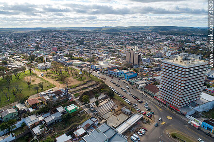 Vista aérea de la frontera con Brasil. Av. João Pessoa. Plaza Cerro del Marco - Departamento de Rivera - URUGUAY. Foto No. 73630