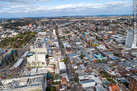 Vista aérea de la calle Don Pedro de Ceballos y la ciudad - Departamento de Rivera - URUGUAY. Foto No. 73622