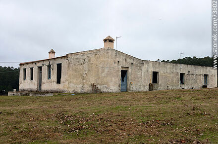 Casa de los cuidadores del predio - Departamento de Rivera - URUGUAY. Foto No. 73802