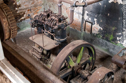 Old machinery for electric power generation - Department of Rivera - URUGUAY. Photo #73713