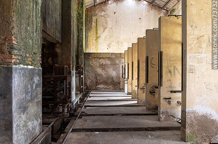Remains of the electric power generation plant facilities. - Department of Rivera - URUGUAY. Photo #73732