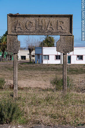 Cartel de la estación de ferrocarril de pueblo Achar - Departamento de Tacuarembó - URUGUAY. Foto No. 74059