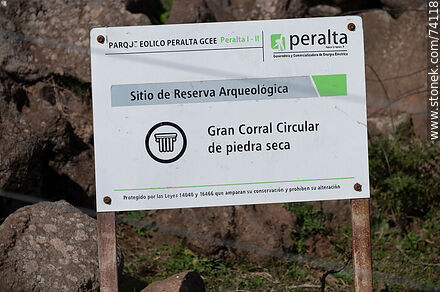 Large circular dry stone fence on the Peralta wind farm site - Tacuarembo - URUGUAY. Photo #74118
