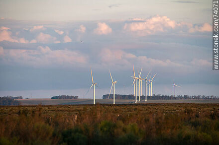 Wind energy windmill field - Tacuarembo - URUGUAY. Photo #74071