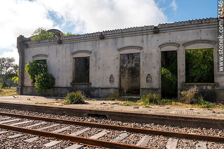 Restos de la antigua estación Churchill - Departamento de Tacuarembó - URUGUAY. Foto No. 74146