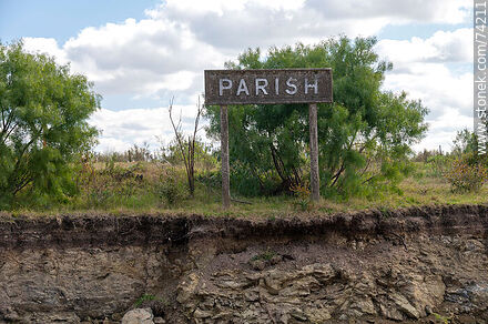 Almost all that remains of the Parish train station: the sign (2021) - Durazno - URUGUAY. Photo #74211