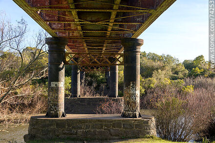 Railroad bridge over Fraile Muerto Creek - Department of Cerro Largo - URUGUAY. Photo #74253