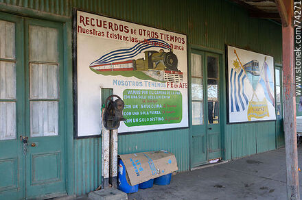 Estación de tren de Fraile Muerto. Murales recordatorios del tren - Departamento de Cerro Largo - URUGUAY. Foto No. 74271