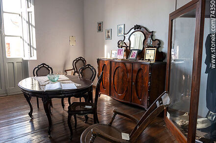 Casa de Juana de Ibarbourou. Mobiliario original - Departamento de Cerro Largo - URUGUAY. Foto No. 74350