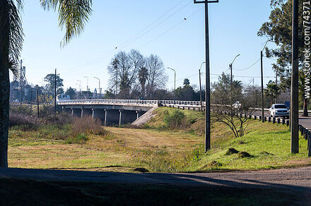 Puente en Ruta 7 sobre el arroyo Del Sauce (de los Conventos) - Departamento de Cerro Largo - URUGUAY. Foto No. 74371