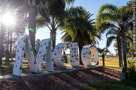 Letras de Melo capital de Cerro Largo en la entrada a la ciudad - Departamento de Cerro Largo - URUGUAY. Foto No. 74373