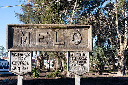 Sign at the former Melo train station - Department of Cerro Largo - URUGUAY. Photo #74455
