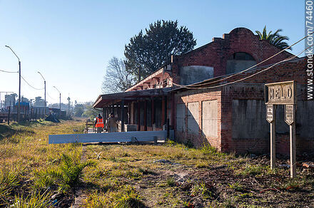 Antigua estación de trenes de Melo en recilaje (2021) - Departamento de Cerro Largo - URUGUAY. Foto No. 74460