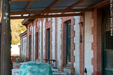 Antigua estación de trenes de Melo en recilaje (2021) - Departamento de Cerro Largo - URUGUAY. Foto No. 74474