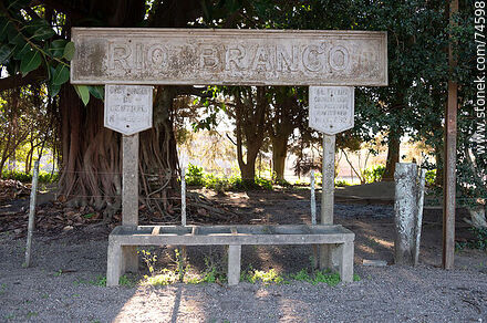 Old Rio Branco train station. Station sign - Department of Cerro Largo - URUGUAY. Photo #74598