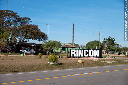 Rincón sign on Route 18 - Department of Treinta y Tres - URUGUAY. Photo #74758