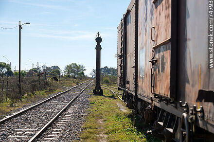 Vergara railroad station. Old freight cars. Water pump - Department of Treinta y Tres - URUGUAY. Photo #74793