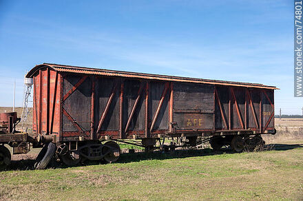 Estación de ferrocarril de Vergara. Antiguo vagón de carga - Departamento de Treinta y Tres - URUGUAY. Foto No. 74801