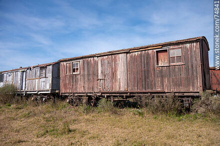José Pedro Varela train station. Old wooden wagons - Lavalleja - URUGUAY. Photo #74841