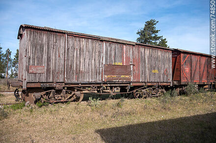 José Pedro Varela train station. Old wooden wagons - Lavalleja - URUGUAY. Photo #74850