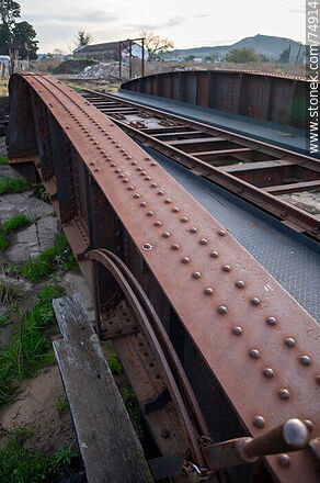 Turntable for locomotives at the railway station - Lavalleja - URUGUAY. Photo #74914