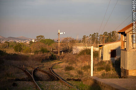 Estación de trenes Verdum, próxima a Minas. Bifurcación y señales - Departamento de Lavalleja - URUGUAY. Foto No. 74935