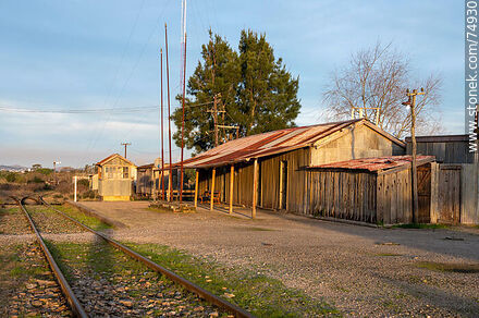 Estación de trenes Verdum, próxima a Minas - Departamento de Lavalleja - URUGUAY. Foto No. 74930