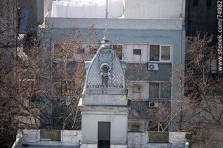 Dome of a building on Yi Street - Department of Montevideo - URUGUAY. Photo #74982