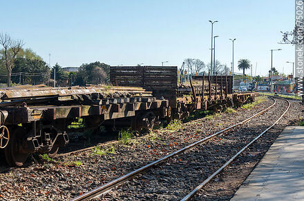 Open freight cars - Department of Montevideo - URUGUAY. Photo #75026
