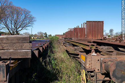 Old open freight cars - Department of Montevideo - URUGUAY. Photo #75046