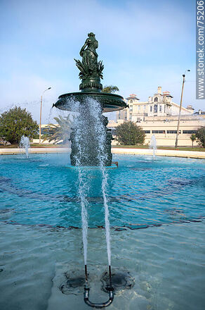 Fountain Le Source in the morning - Department of Montevideo - URUGUAY. Photo #75206