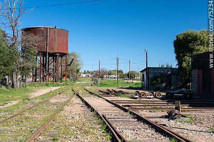 Estación de ferrocarril de San Ramón. Tanque agua de hierro - Departamento de Canelones - URUGUAY. Foto No. 75234