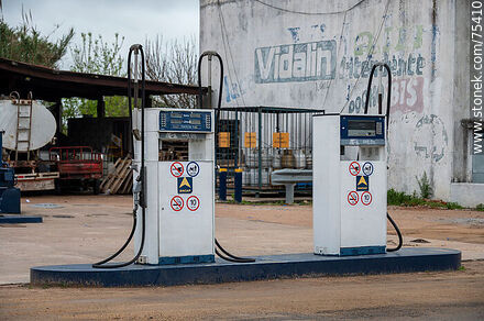 Service station pumps - Durazno - URUGUAY. Photo #75410