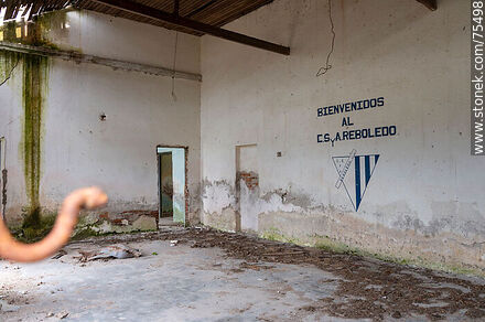 Ruinas de lo que fue el Club Social y Atlético Reboledo - Departamento de Florida - URUGUAY. Foto No. 75498