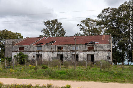 Ruinas de lo que fue el Club Social y Atlético Reboledo - Departamento de Florida - URUGUAY. Foto No. 75492