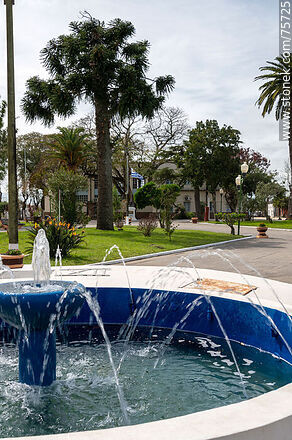 Artigas Square. Fountain - Department of Florida - URUGUAY. Photo #75725