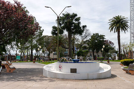 Plaza Artigas. Fuente - Departamento de Florida - URUGUAY. Foto No. 75724