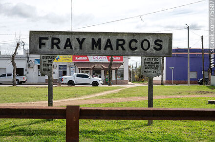 Estación Fray Marcos de ferrocarril. Cartel de la estación - Departamento de Florida - URUGUAY. Foto No. 75687