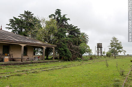 Antigua estación de trenes Elías Regules - Departamento de Durazno - URUGUAY. Foto No. 75762