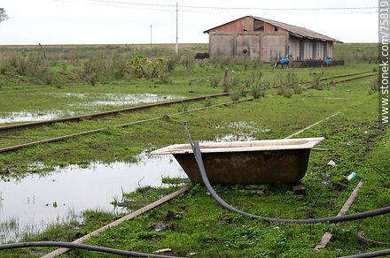 Old train station Puntas de Herrera. Bathtub on the track - Durazno - URUGUAY. Photo #75819