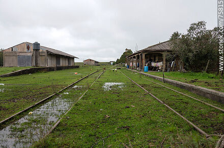 Antigua estación de trenes Puntas de Herrera - Departamento de Durazno - URUGUAY. Foto No. 75815
