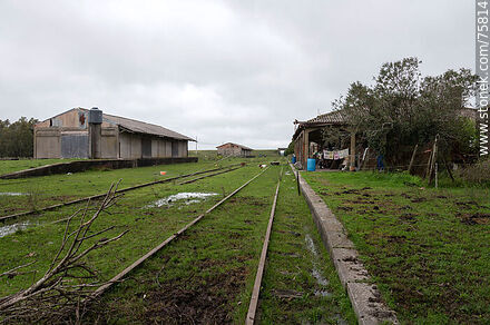 Antigua estación de trenes Puntas de Herrera - Departamento de Durazno - URUGUAY. Foto No. 75814