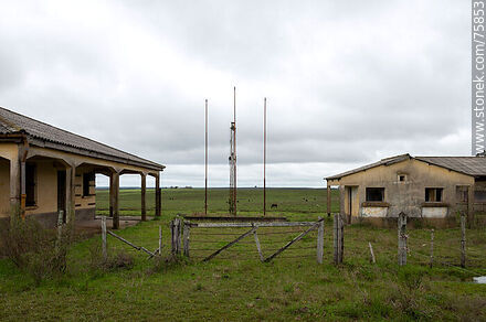 Estación Chileno que funciona como policlínica - Departamento de Durazno - URUGUAY. Foto No. 75853