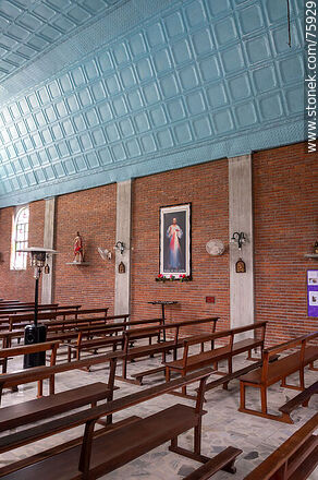 Interior de la iglesia María Auxiliadora - Departamento de Florida - URUGUAY. Foto No. 75929