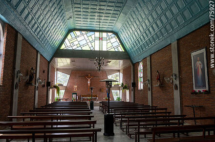 Interior de la iglesia María Auxiliadora - Departamento de Florida - URUGUAY. Foto No. 75927