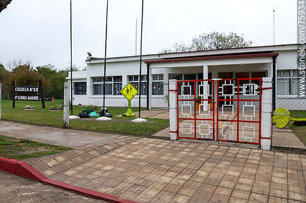 Escuela No. 28 Leonel Aguirre - Departamento de Florida - URUGUAY. Foto No. 75934
