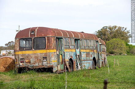 COTSUR buses turned into scrap metal - Department of Florida - URUGUAY. Photo #76021